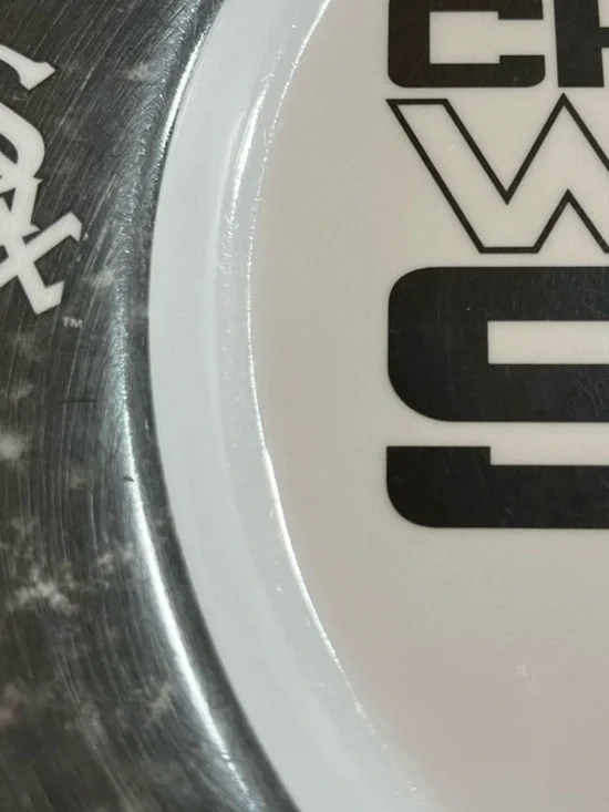 Play Ball! MLB Official White Sox Hat & 4 Licensed White Sox Plastic 10” Plates - Picture 4 of 11